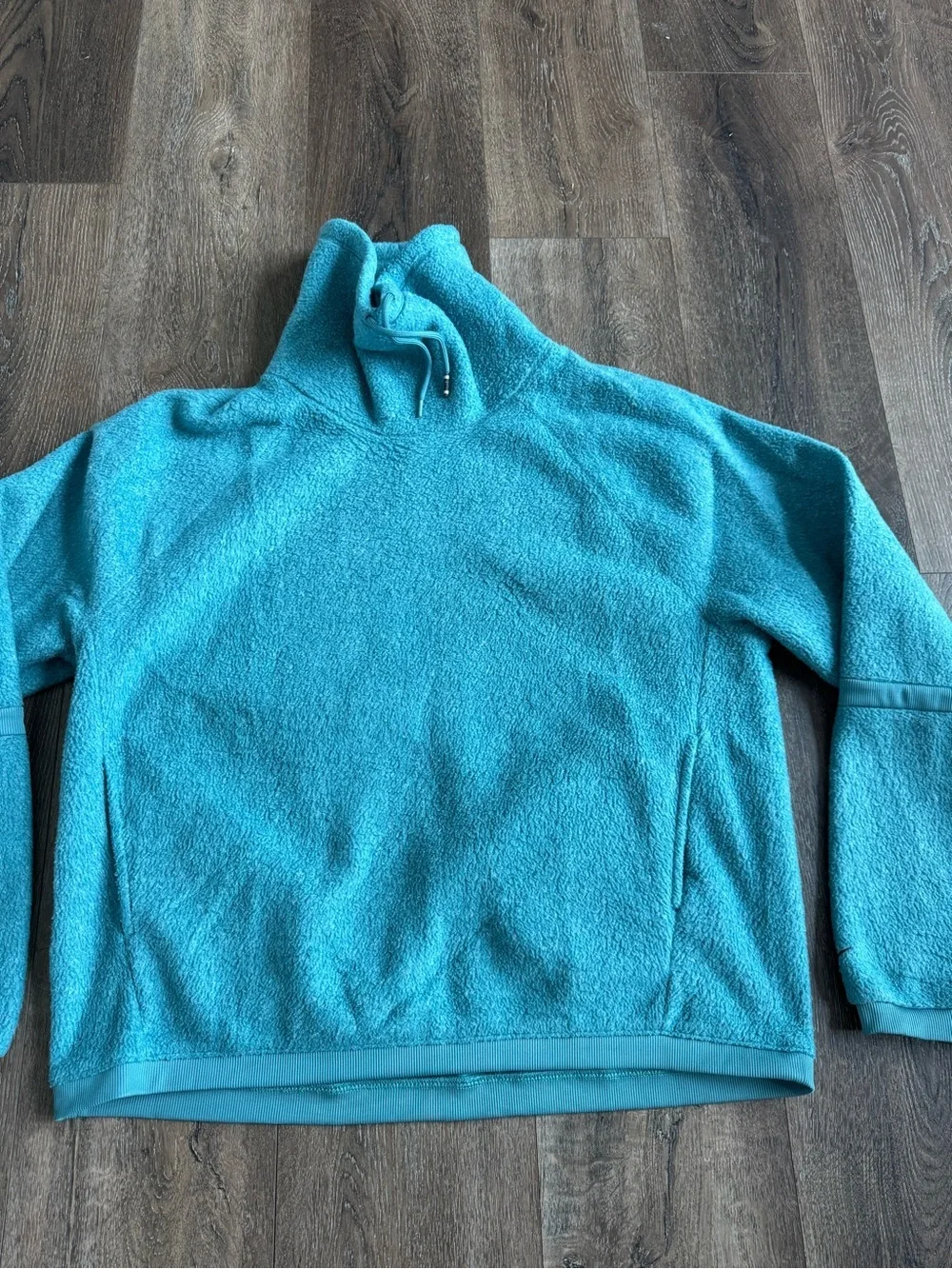 Nike Teal Plush Turtleneck Pullover Women’s Size Medium